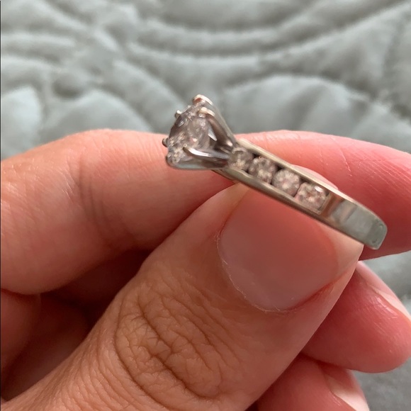 💍Engagement ring 💍 - Picture 4 of 5
